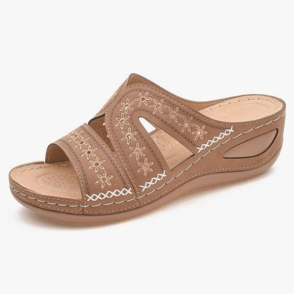 Lot of 4 Women's Casual Sandals - Picture 16 of 16
